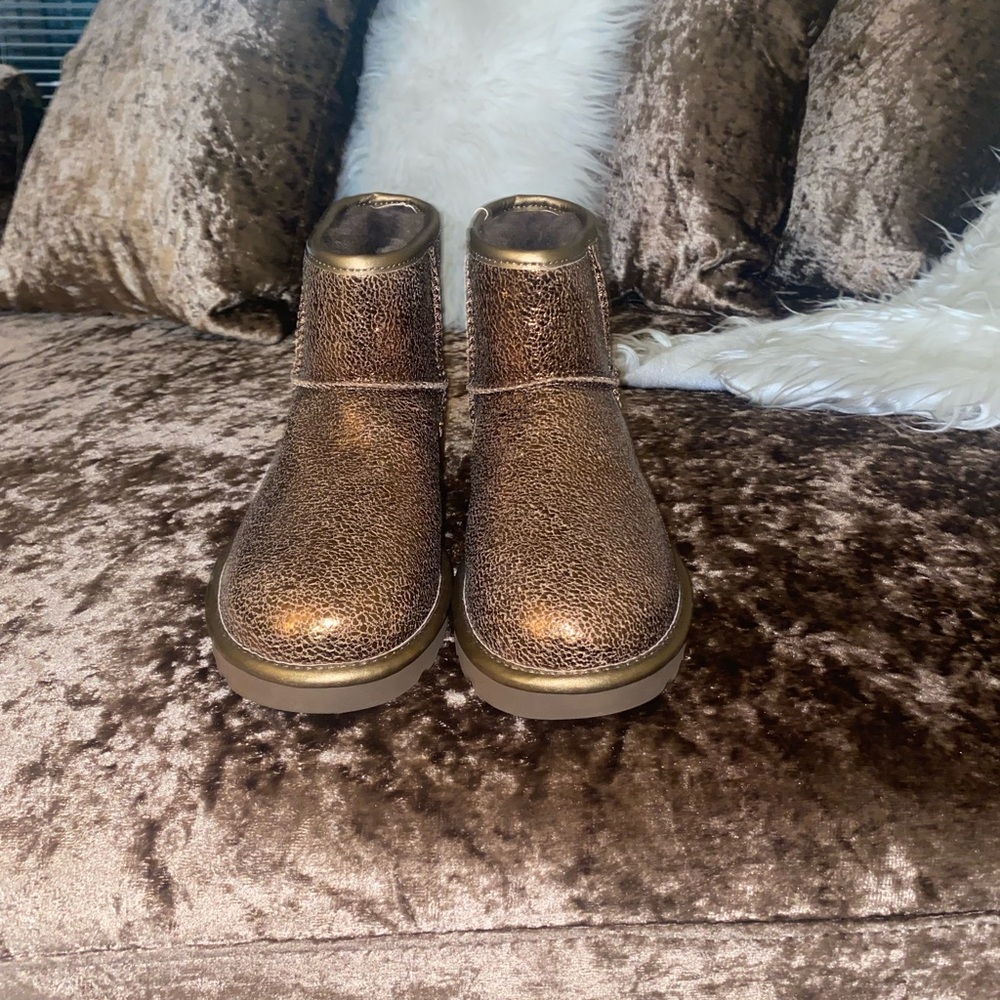 Pewter color, UGGs